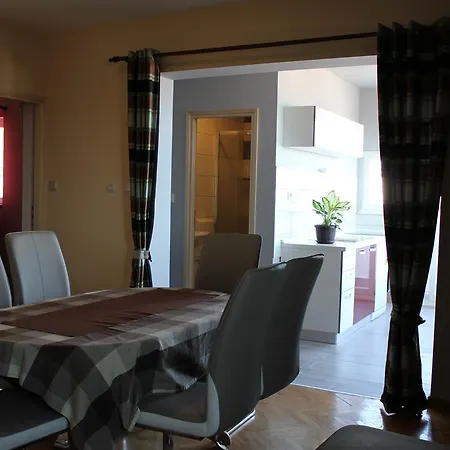 Kike Apartment *