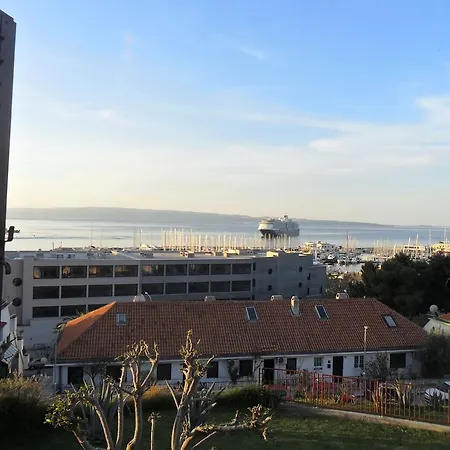 Kike Apartment