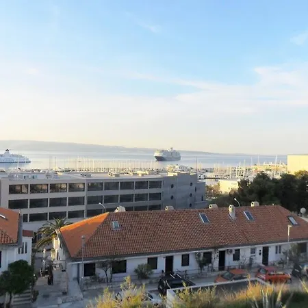 Apartment Kike Split