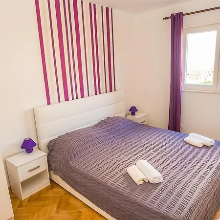 Apartment Kike Split